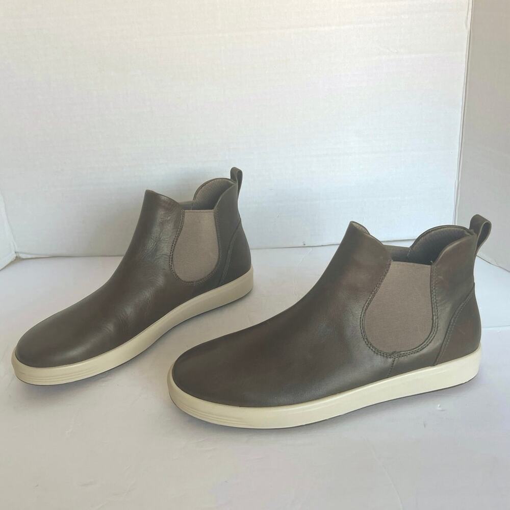 NWOT ECCO SOFT Chelsea Brown Pull‎ On Rubber Sole Ankle Bootie Comfort Shoes 10